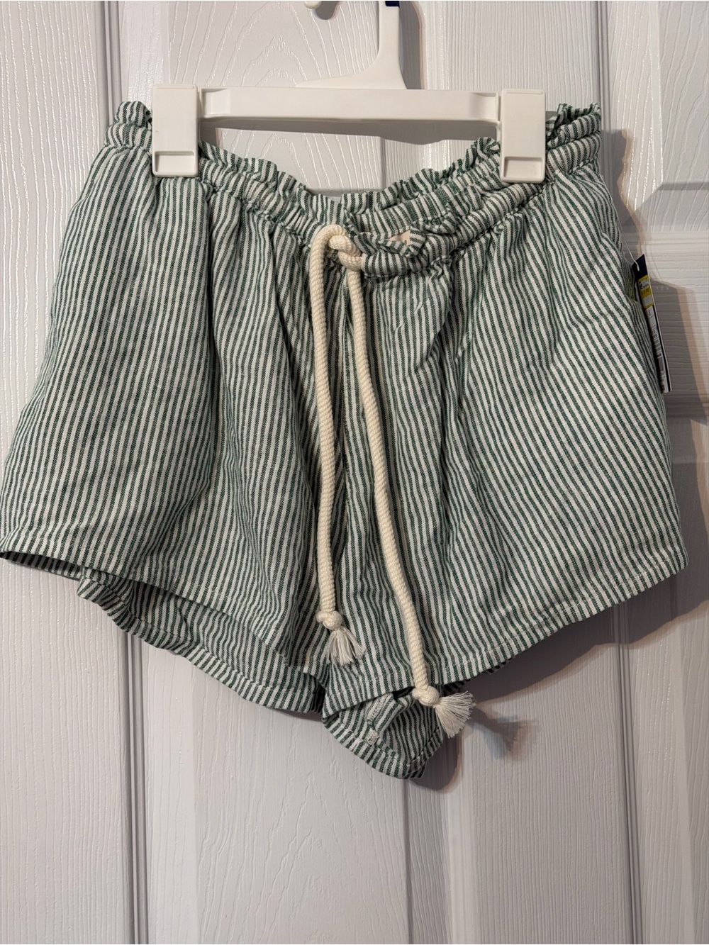 Universal Thread Green and White Striped Drawstring Athletic Shorts